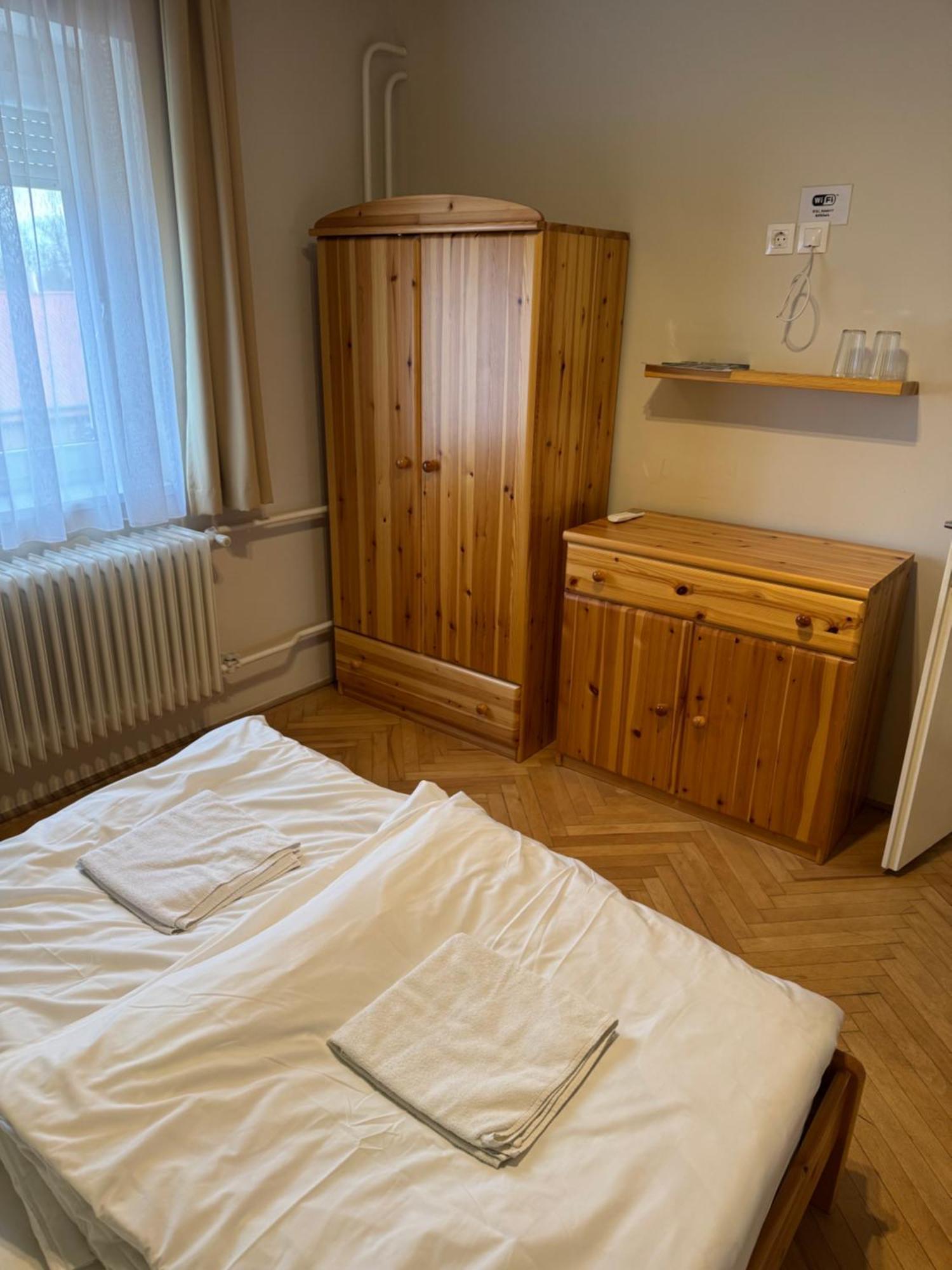Hotel Csoemoeri Vendeghaz à Csomor Extérieur photo