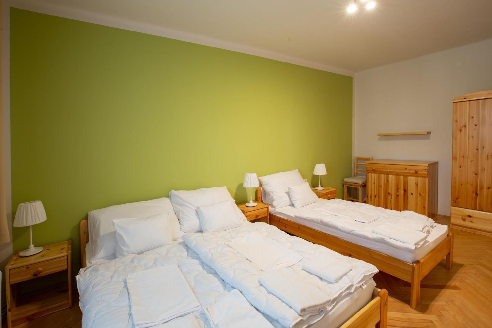 Hotel Csoemoeri Vendeghaz à Csomor Extérieur photo
