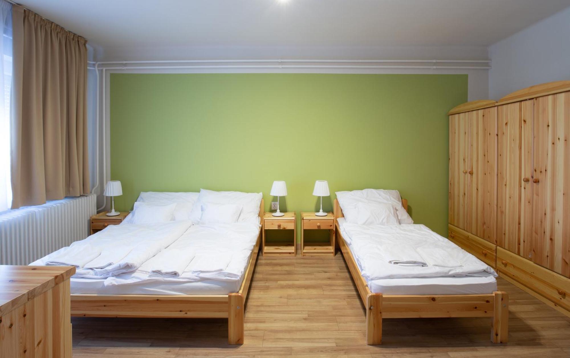 Hotel Csoemoeri Vendeghaz à Csomor Extérieur photo